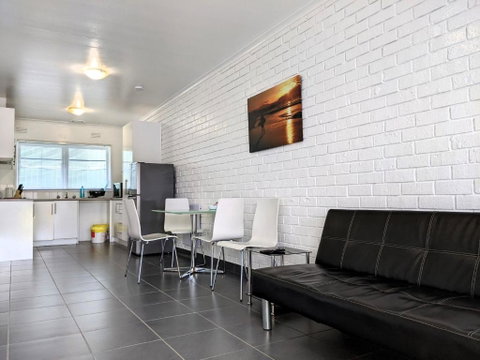 PROMO!!! 2-Bedroom Home Near Airport, Train Station! - Accommodation Great Ocean Road 1