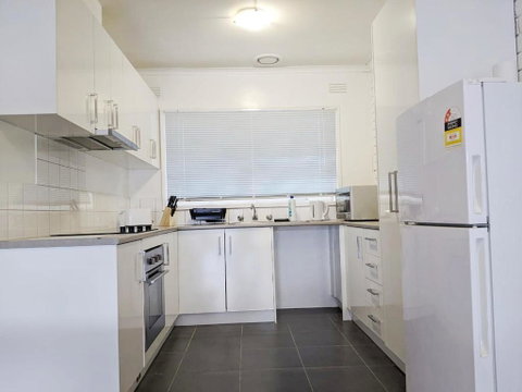 PROMO!!! 2-Bedroom Home Near Airport, Train Station! - Accommodation Great Ocean Road 2