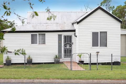Quaint 2 Bedroom Fully Furnished Cottage - Accommodation Great Ocean Road 0