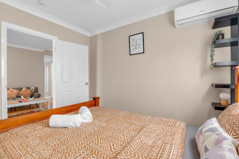 Quaint 2 Bedroom Fully Furnished Cottage - Accommodation Great Ocean Road 2