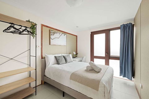 Quaint Double Room - Private Spot At Milperra - Shared Bathroom - Accommodation Great Ocean Road 0