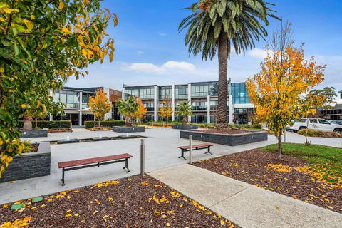 Quality Hotel Taylors Lakes - Accommodation Great Ocean Road 0