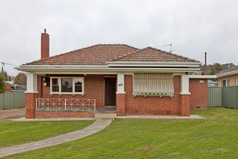 Red Brick Beauty - Central Cottage - Accommodation Great Ocean Road 0