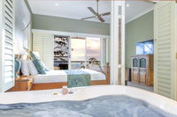 Avocado Sunset Bed  Breakfast