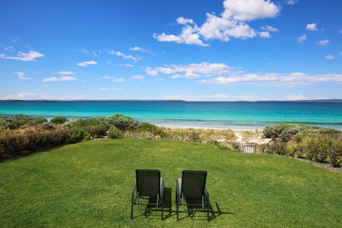 Azure Absolute Beachfront - Pet Friendly - Accommodation Great Ocean Road 1