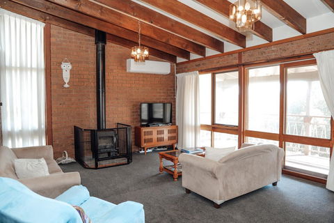 Banksia Beach House - Accommodation Great Ocean Road 1