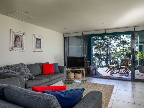 Bay Breeze (By Jervis Bay Rentals) - Accommodation Great Ocean Road 1