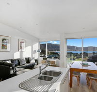 BAY VUE - top floor apartment amazing views - Accommodation Great Ocean Road