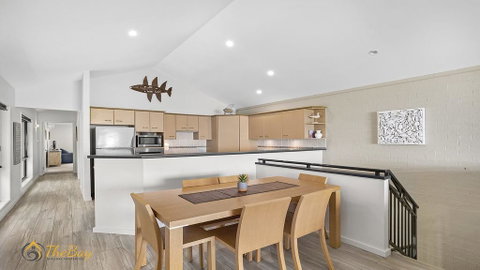 Beach House 72A Marine Drive - Fingal Bay - Accommodation Great Ocean Road 3