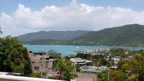 Beach House On Begley - Airlie Beach Central - Accommodation Great Ocean Road 3
