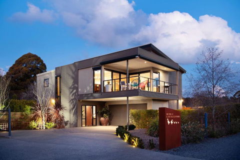 Retreat Lake Daylesford - Free Wifi - Accommodation Great Ocean Road 0
