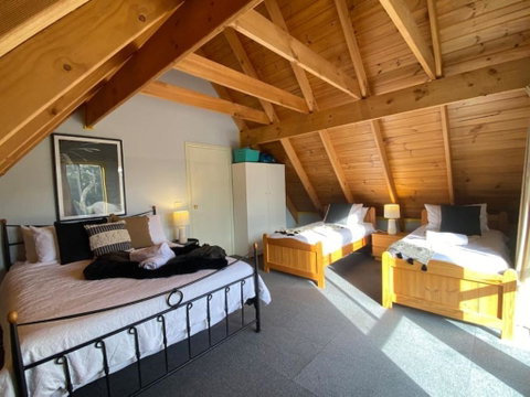 Reel & Relax: 3BR Beach House - Fish, Swim, Surf - Accommodation Great Ocean Road 3