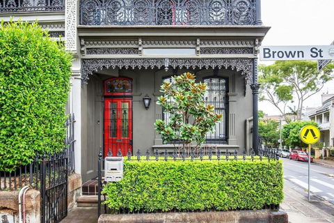 Refined Paddington Corner Terrace With Parking - Accommodation Great Ocean Road 0
