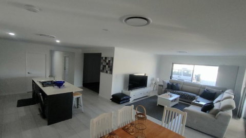 Relax Poolside By The Canal - Accommodation Great Ocean Road 3