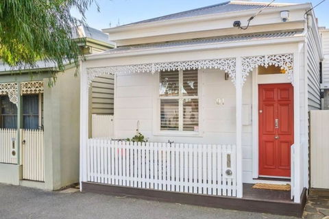 Renovated Brilliance In Bayside Albert Park - Accommodation Great Ocean Road 0