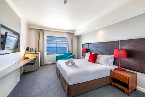Resort Style King Pad With Sparkling Sea Views - Accommodation Great Ocean Road 0