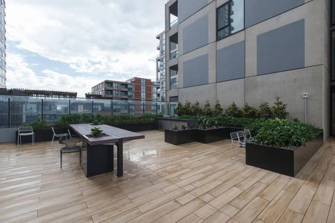 Resort Style Living In The Heart Of Moonee Ponds - Accommodation Great Ocean Road 3