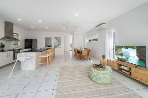 Retreat In The Heart Of Alex - 3BR Sleeps 11, Pool - Accommodation Great Ocean Road 1