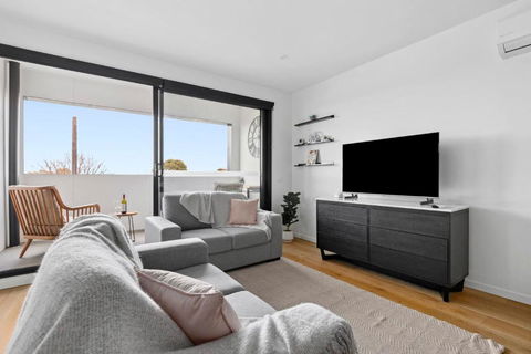 Retreat On Bellerine I 2BR Apartment I Geelong CBD - Accommodation Great Ocean Road 0