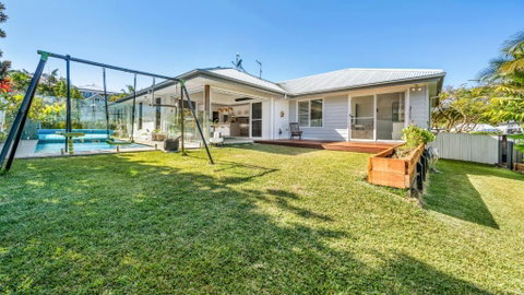 Riviera - Pool & Quick Walk To Centre - Accommodation Great Ocean Road 0