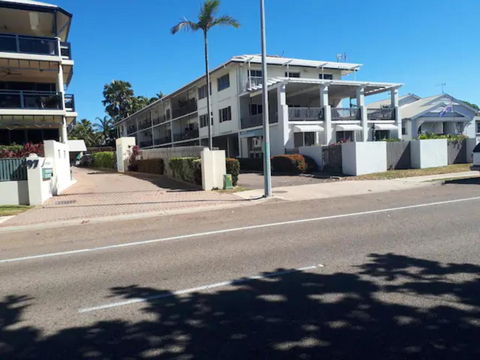 Residential Two-bedroom Unit On The Strand, Self-check In, Wi-fi - Accommodation Great Ocean Road 3