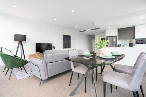 Roomy 2BR 2BA City-Centre Apt - Accommodation Great Ocean Road 1