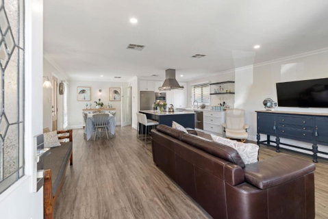 Rose Cottage 3B Hutchinson St Goolwa - Linen Included - Accommodation Great Ocean Road 2
