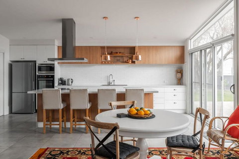 Rose Villa Heritage Home With Parking & WiFi - Accommodation Great Ocean Road 0