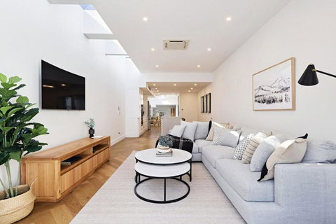 Royal Redfern I90 - Accommodation Great Ocean Road 0