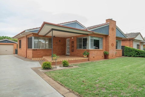Roycox Cottage - Charming Escape, Fireplace - Accommodation Great Ocean Road 3