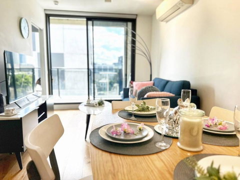RS703 - West Melbourne Aparment With Balcony #Free Parking - Accommodation Great Ocean Road 0