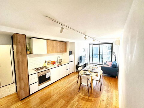 RS703 - West Melbourne Aparment With Balcony #Free Parking - Accommodation Great Ocean Road 3