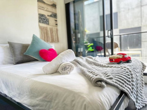 RS703 - West Melbourne Aparment With Balcony #Free Parking - Accommodation Great Ocean Road 2