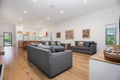 Russell Street Retreat - Accommodation Great Ocean Road 0