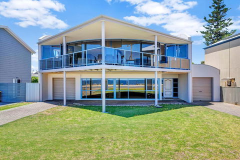 Sail Away - Aldinga Beach - C21 SouthCoast Holidays - Accommodation Great Ocean Road 1