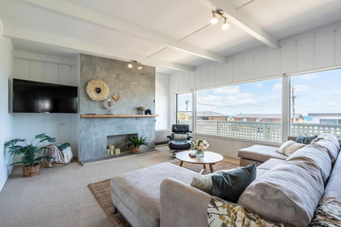 Saltwater Terrace With Panoramic Ocean Views - Accommodation Great Ocean Road 1