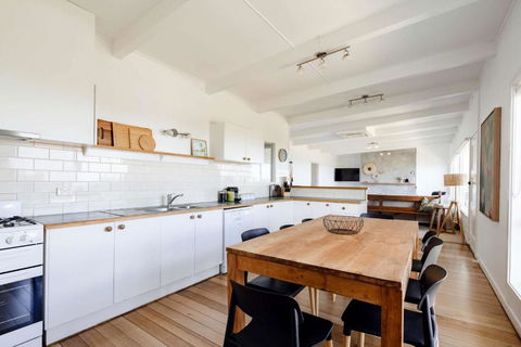 Saltwater Terrace With Panoramic Ocean Views - Accommodation Great Ocean Road 3