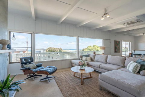 Saltwater Terrace With Panoramic Ocean Views - Accommodation Great Ocean Road 0