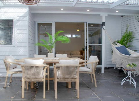 SALTY SNOOZE - Your Coastal Holiday House - Accommodation Great Ocean Road 1