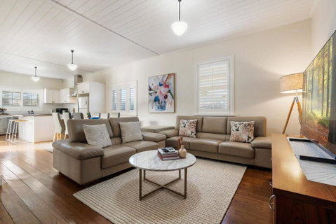 Sampson Cottage - Historic Charm - Accommodation Great Ocean Road 3