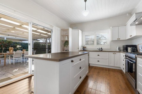 Sampson Cottage - Historic Charm - Accommodation Great Ocean Road 2