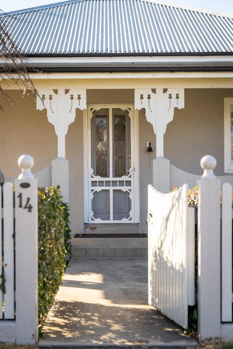 Sampson Cottage - Historic Charm - Accommodation Great Ocean Road 0
