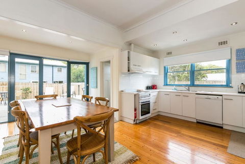 Sand Surf And Sunshine - Accommodation Great Ocean Road 1