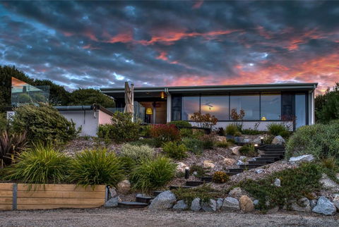 SALT Luxury Couples Villa - Accommodation Great Ocean Road 3