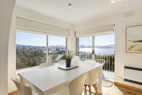 Sandcastle At Sandy Bay Perfect Location Views - Accommodation Great Ocean Road 2