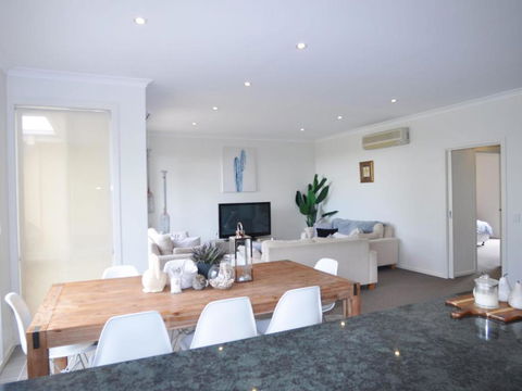 Sandpiper 3 - Close To Town And Beach - Accommodation Great Ocean Road 0