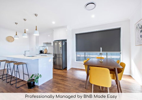 Sandstone - Family Entertainer, Refined Living - Accommodation Great Ocean Road 0