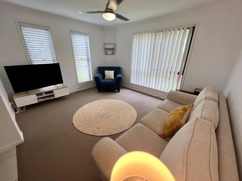 Sandstone Point Sleeps 10, 4-bedroom Home - Accommodation Great Ocean Road 1
