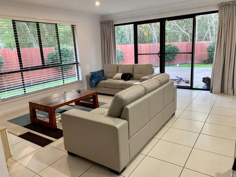 Sandstone Point Sleeps 10, 4-bedroom Home - Accommodation Great Ocean Road 0