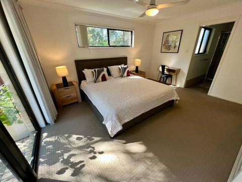 Sandstone Point Sleeps 10, 4-bedroom Home - Accommodation Great Ocean Road 3